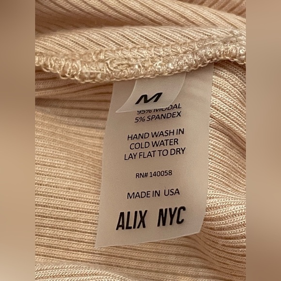 Alix NYC Shirt Coles Crop Top Medium Long Sleeve Cream Ribbed Twist Back - Picture 7 of 7